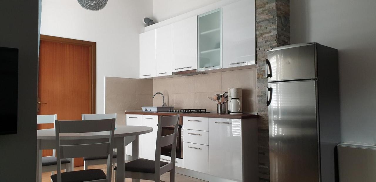 Apartments Ivanovski Rab Town Eksteriør bilde