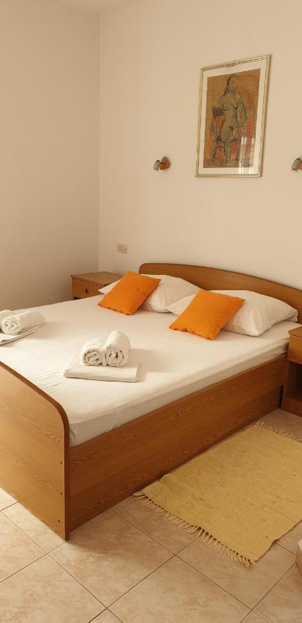 Apartments Ivanovski Rab Town Eksteriør bilde
