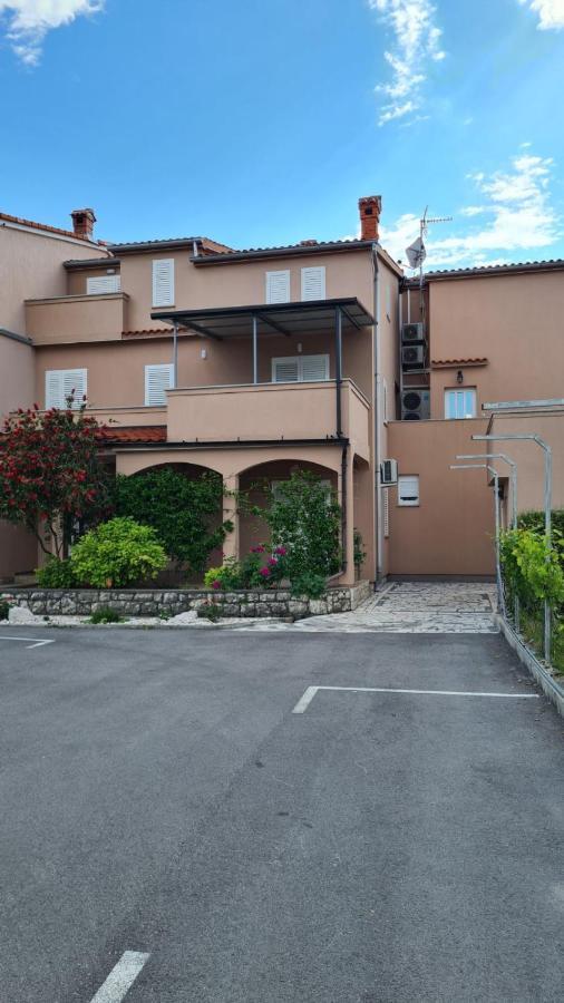 Apartments Ivanovski Rab Town Eksteriør bilde