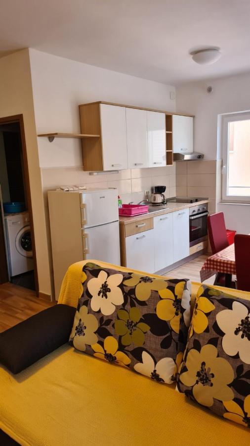 Apartments Ivanovski Rab Town Eksteriør bilde