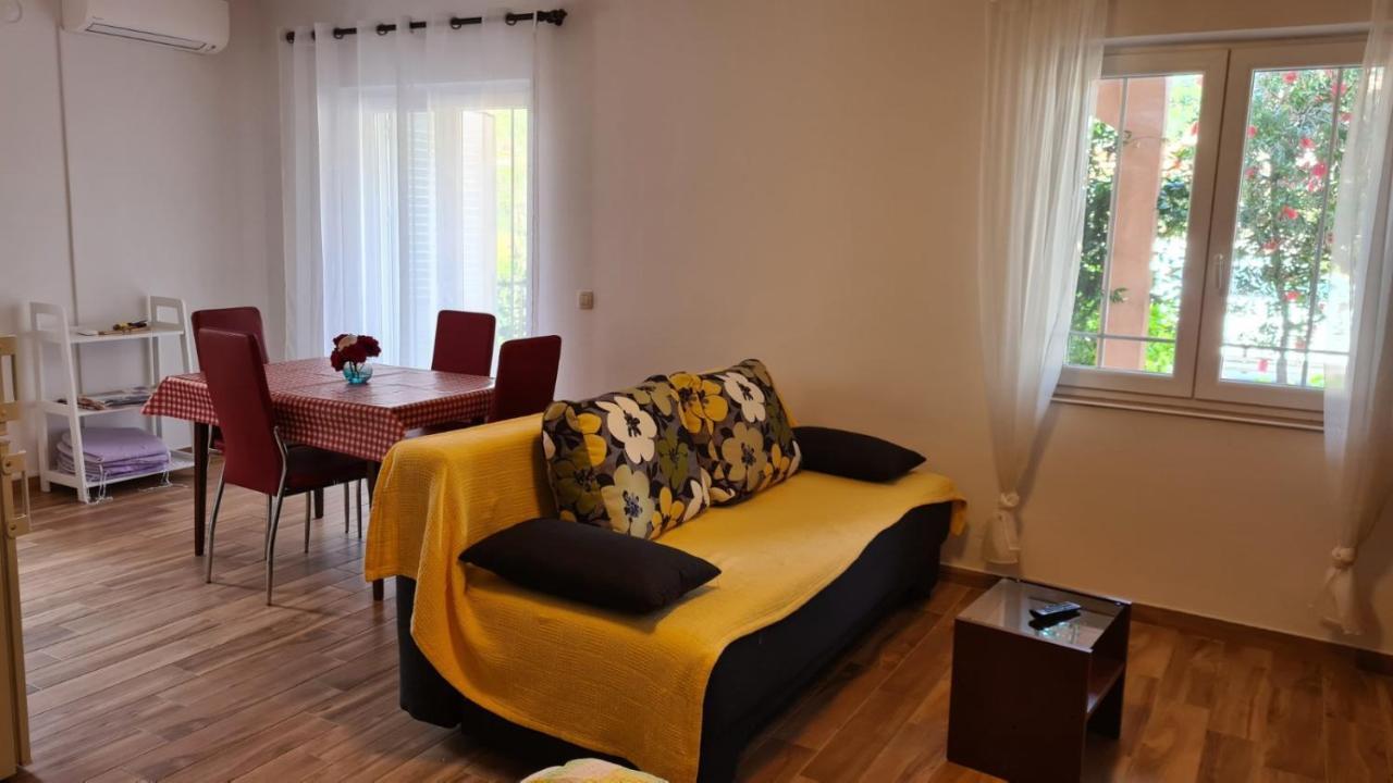 Apartments Ivanovski Rab Town Eksteriør bilde