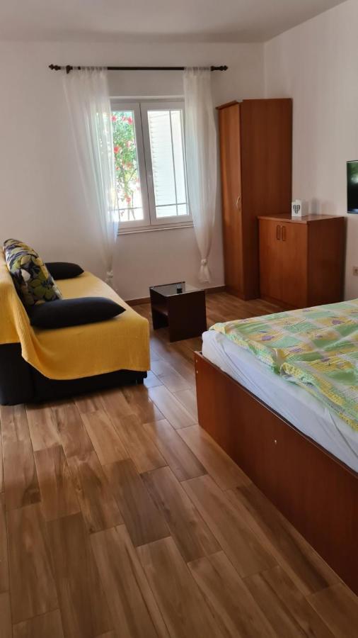 Apartments Ivanovski Rab Town Eksteriør bilde