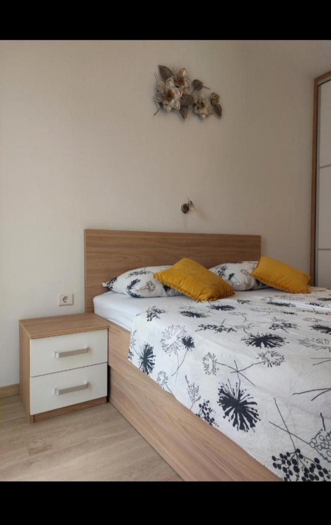 Apartments Ivanovski Rab Town Eksteriør bilde