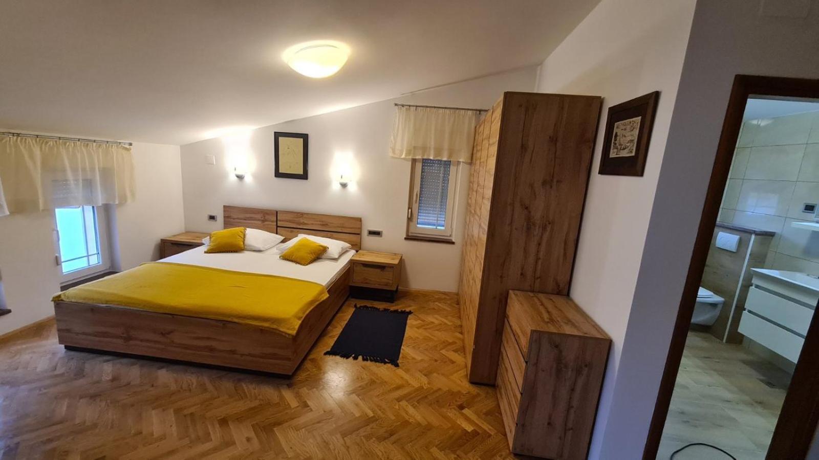 Apartments Ivanovski Rab Town Eksteriør bilde