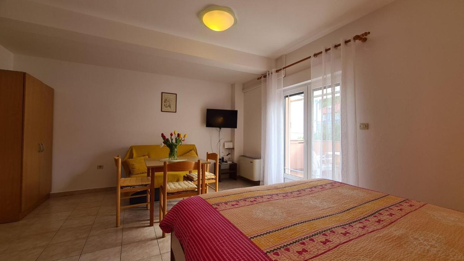 Apartments Ivanovski Rab Town Eksteriør bilde