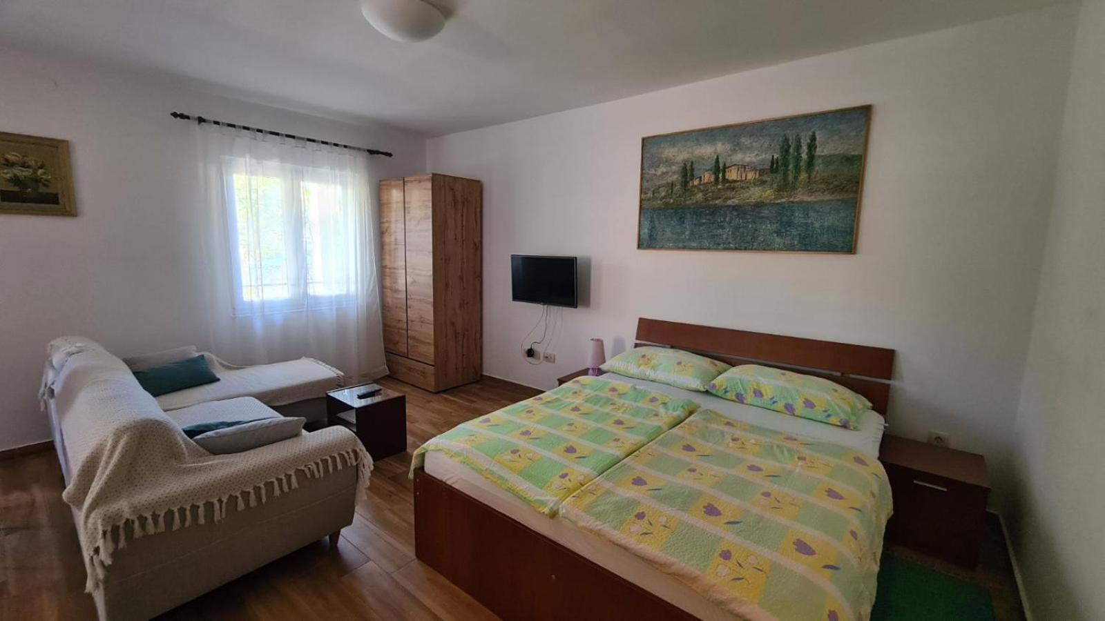 Apartments Ivanovski Rab Town Eksteriør bilde